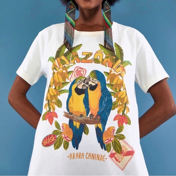 FARM Rio Tops - Farm Rio Graphic T-Shirt, excellent condition